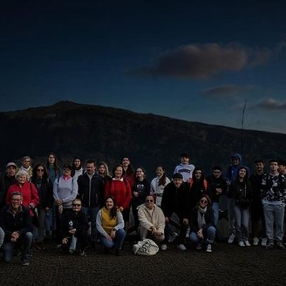 Ação de plantação de árvores reúne voluntários na Boca dos Namorados