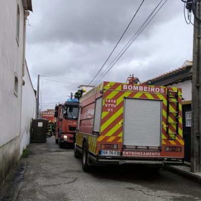 Homem desalojado e ferido em incêndio na Golegã