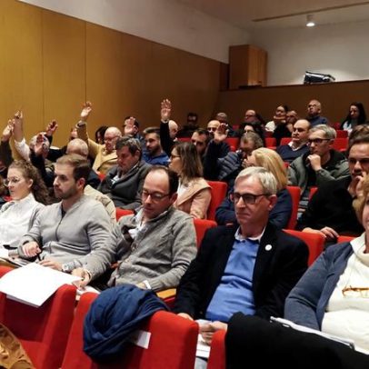 Socialistas evitam comentar buscas da PJ à Câmara de Coruche na Assembleia