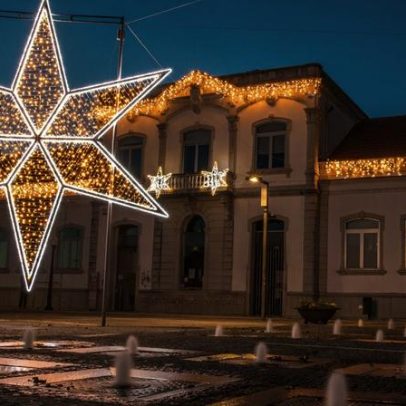 Natal fora da foto incendeia a Assembleia Municipal de Palmela