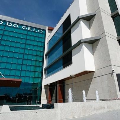 Jovem morre após queda do quarto andar no Palácio do Gelo, Viseu