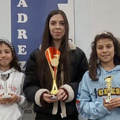 Rita Ribeiro conquista novo título distrital feminino de xadrez