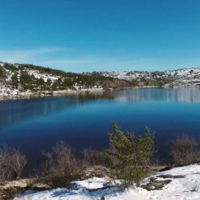 Nevão cobre a Serra da Estrela de branco; prevê-se nova queda de neve amanhã
