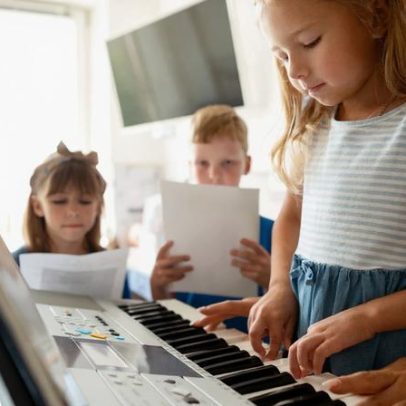 Sessões gratuitas de música para bebés e crianças realizam-se em Lousada