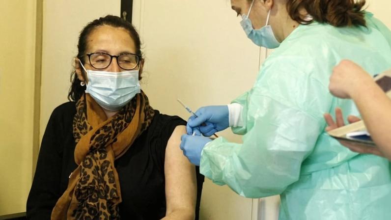 Covid-19: Mais de 32 milhões de vacinas administradas desde a primeira, há cinco anos