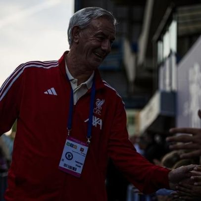 Lenda do Liverpool hospitalizada