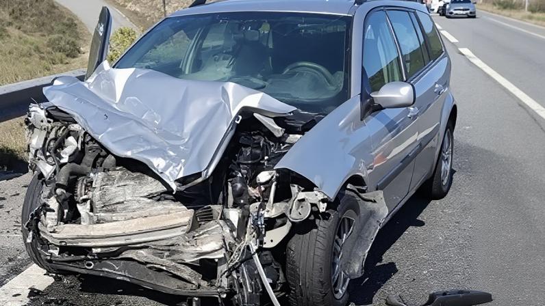 Um morto e dois feridos graves numa colisão na A25 em Celorico da Beira