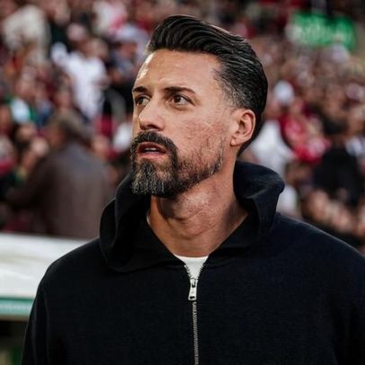 Augsburgo despede Sandro Wagner e anuncia substituto