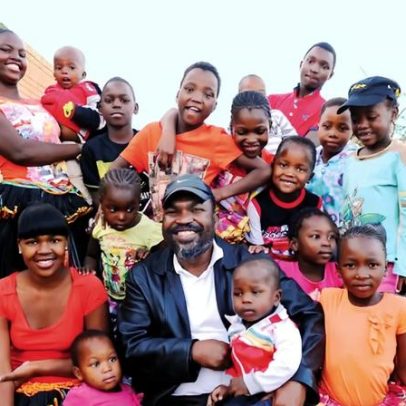 Vaticano condena poligamia e poliamor e defende casamento monogâmico em África