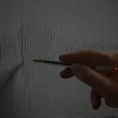 Sismo de magnitude 6 atinge Xinjiang, informa Observador