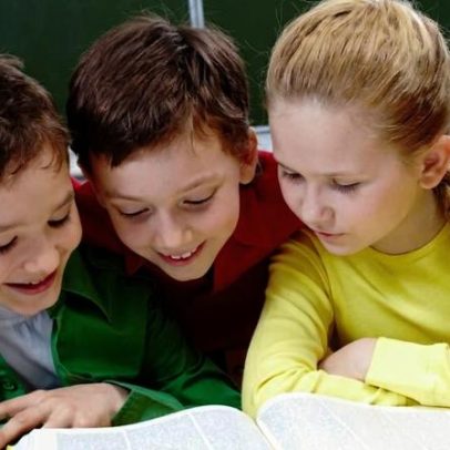 Alunos mais pobres vão receber apoio anual de 1.045 euros no curso superior