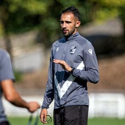 Vitória de Guimarães renova contrato com Gil Lameiras