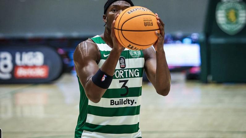 Maleeck Harden-Hayes, jogador da equipa de basquetebol do Sporting 2025-2026. Foto FPB