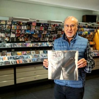 Loja de música em Viana do Castelo celebra 50 anos com cassetes, vinil e CD