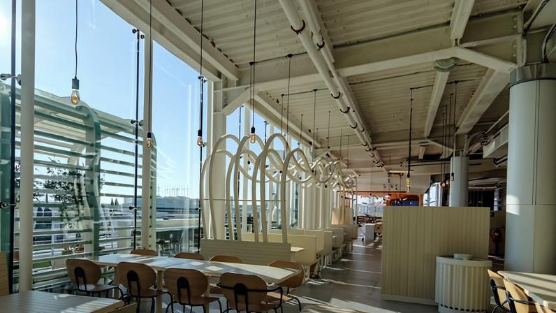 Incêndio no Centro Comercial Vasco da Gama obriga a evacuação de 500 pessoas