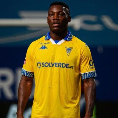 Patrick pode manter-se no onze do Estoril após o seu primeiro golo