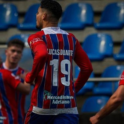 Lucas Duarte envolve-se com o FC Porto B