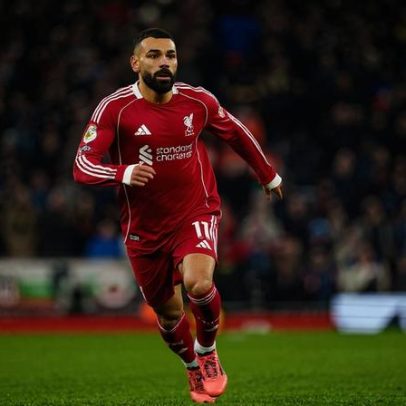 Salah volta aos convocados do Liverpool