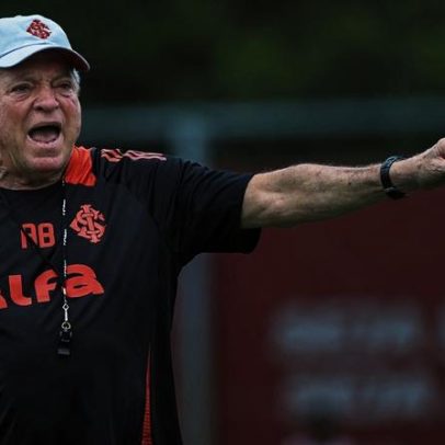 Abel Braga afirma que rosa era cor de 'veado' e Grêmio responde