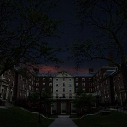 Tiroteio na Universidade Brown deixa dois mortos e oito feridos