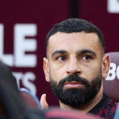 Arne Slot revela reação de Salah ao banco de suplentes