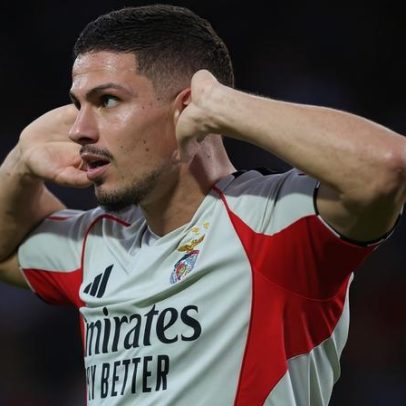 Mourinho explica titularidade de Tomás Araújo e Ivanovic no Benfica-Nápoles