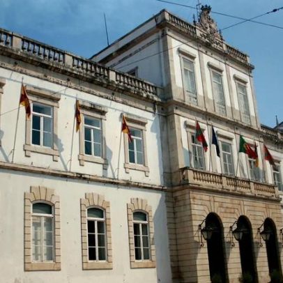 Coimbra pretende reduzir 63 postos na Função Pública