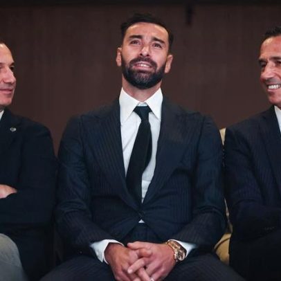 Rui Patrício recebe homenagem da FPF no final de carreira