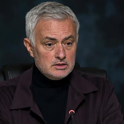 Mourinho elogia seriedade da equipa e arranque sólido