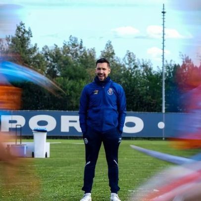 Farioli comenta renovação de Diogo Costa