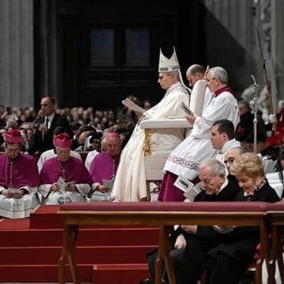 Papa defende libertação pacífica, critica estratégias armadas
