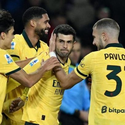 Milan faz reviravolta a partir do banco e volta ao topo da Série A