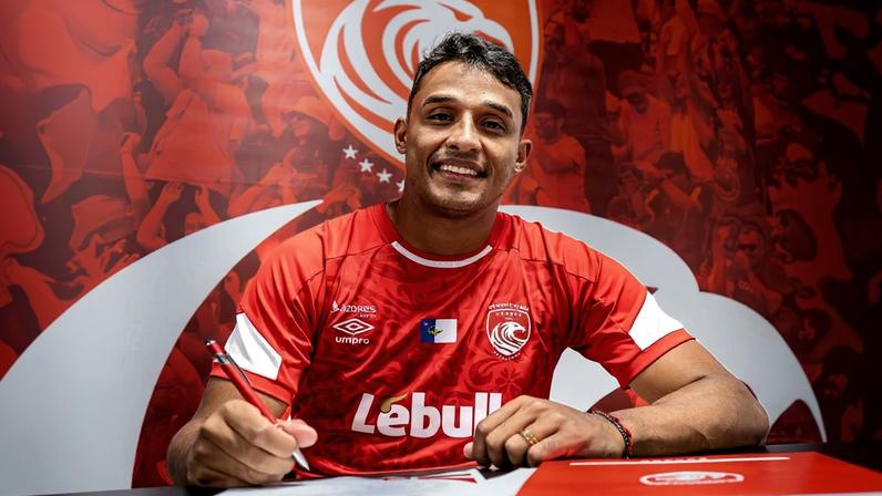 Welinton Torrão assinou até junho de 2028. -Foto: SANTA CLARA