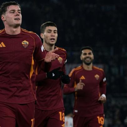 Roma vence Vitinha e regressa aos lugares de Champions