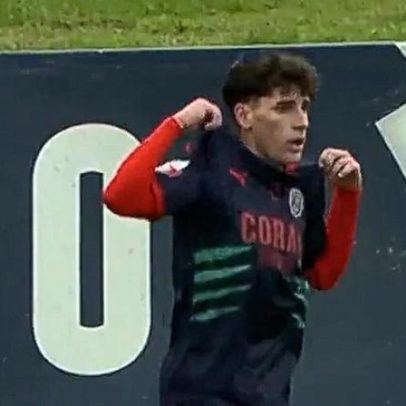 Guarda-redes não segurou golaço do Marítimo em vídeo