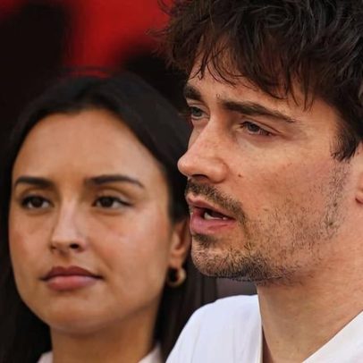 Charles Leclerc compra presentes de Natal de última hora