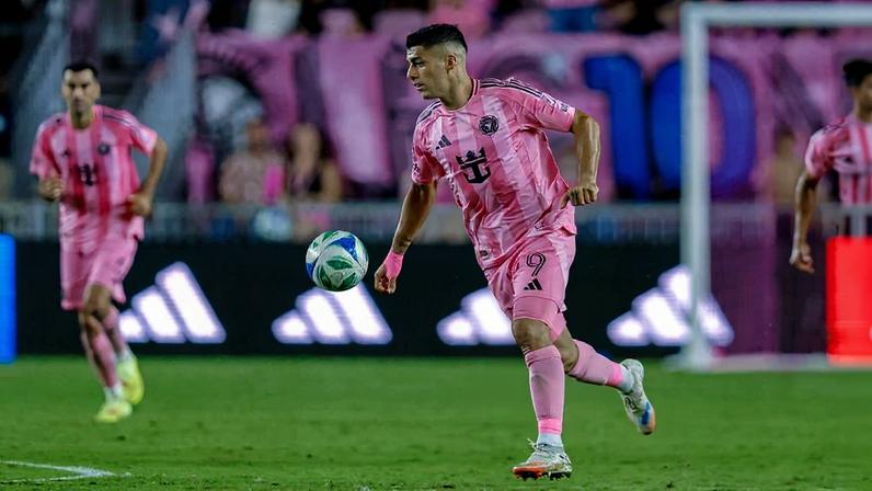 Luis Suárez renova com o Inter Miami