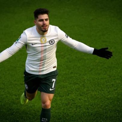 Pedro Neto decide vitória do Chelsea na Taça da Liga (vídeo)