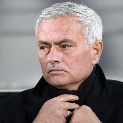 Pavlidis marca três golos, podia ter feito quatro por penálti