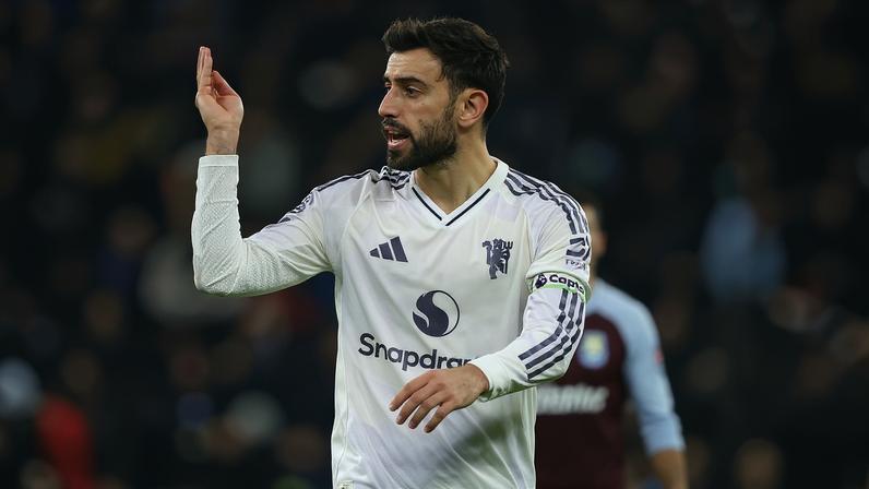 Bruno Fernandes sai ao intervalo lesionado