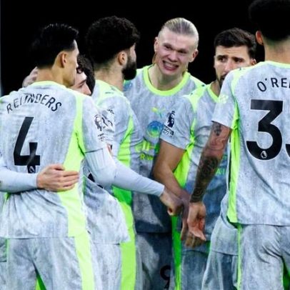 Manchester City vence Crystal Palace e continua na perseguição à liderança