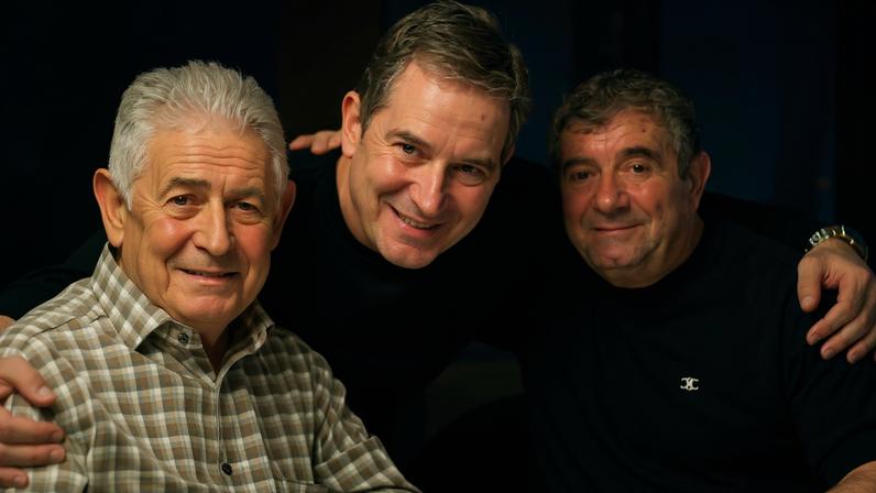 Luís Filipe Vieira a almoçar com Adriano Quintanilha e Pedro Cardoso, dono do restaurante, ao centro