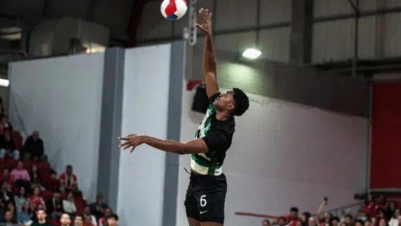 Leão domina na ilha e fica na zona baixa da Liga