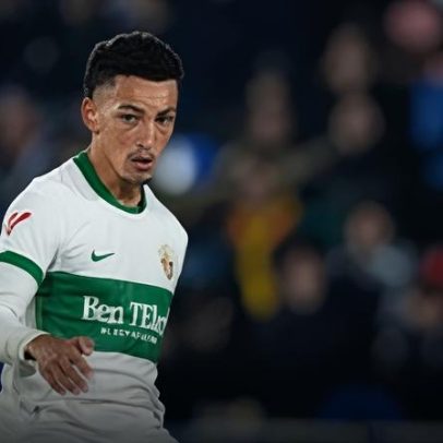 Ex-Benfica marca, Elche goleia e mantém invencibilidade em casa