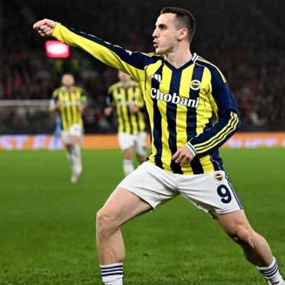 Aktürkoğlu marca novo golo pelo Fenerbahçe, ex-Benfica