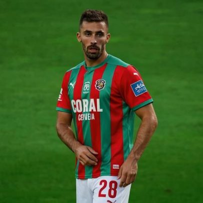 Após passagem pela formação do Benfica, Rei Carlos assume trono madeirense