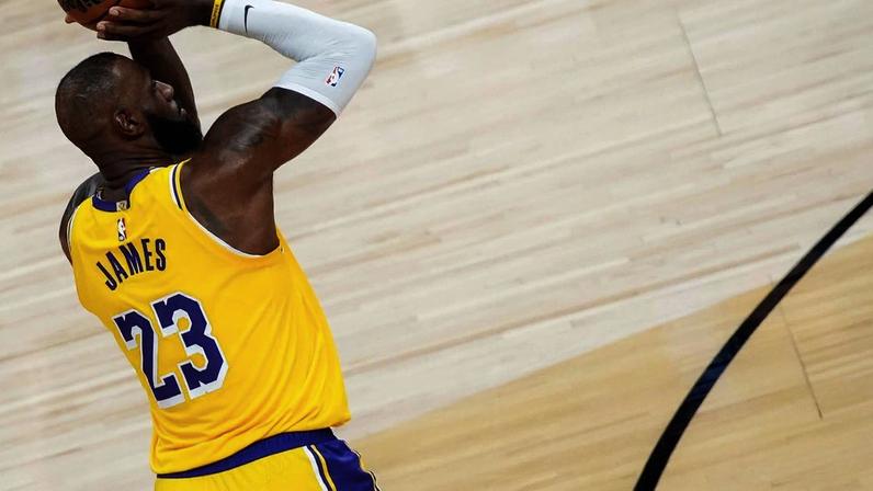 LeBron James festeja o 41.º aniversário a 30 de dezembro - Foto: IMAGO