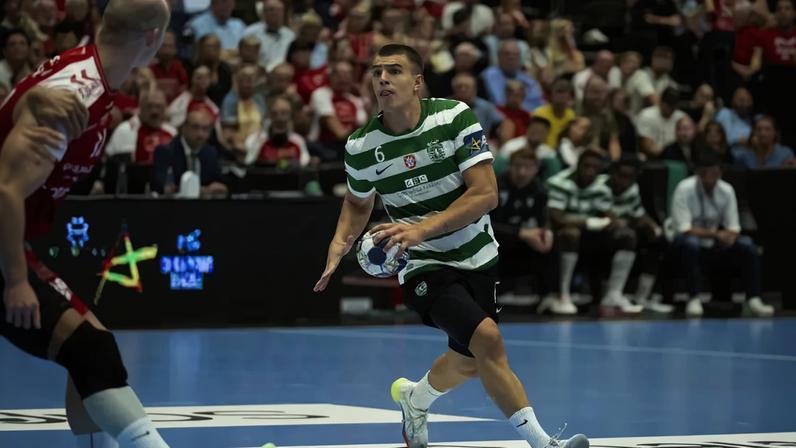 O jogador de andebol do Sporting, Kiko Costa 2025-26. Foto FAP