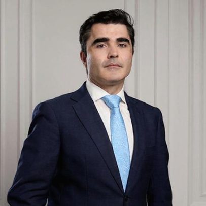 Adjunto de antiga ministra detido por abuso de menores