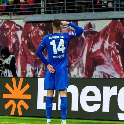 Leverkusen vence Leipzig com virada na Bundesliga